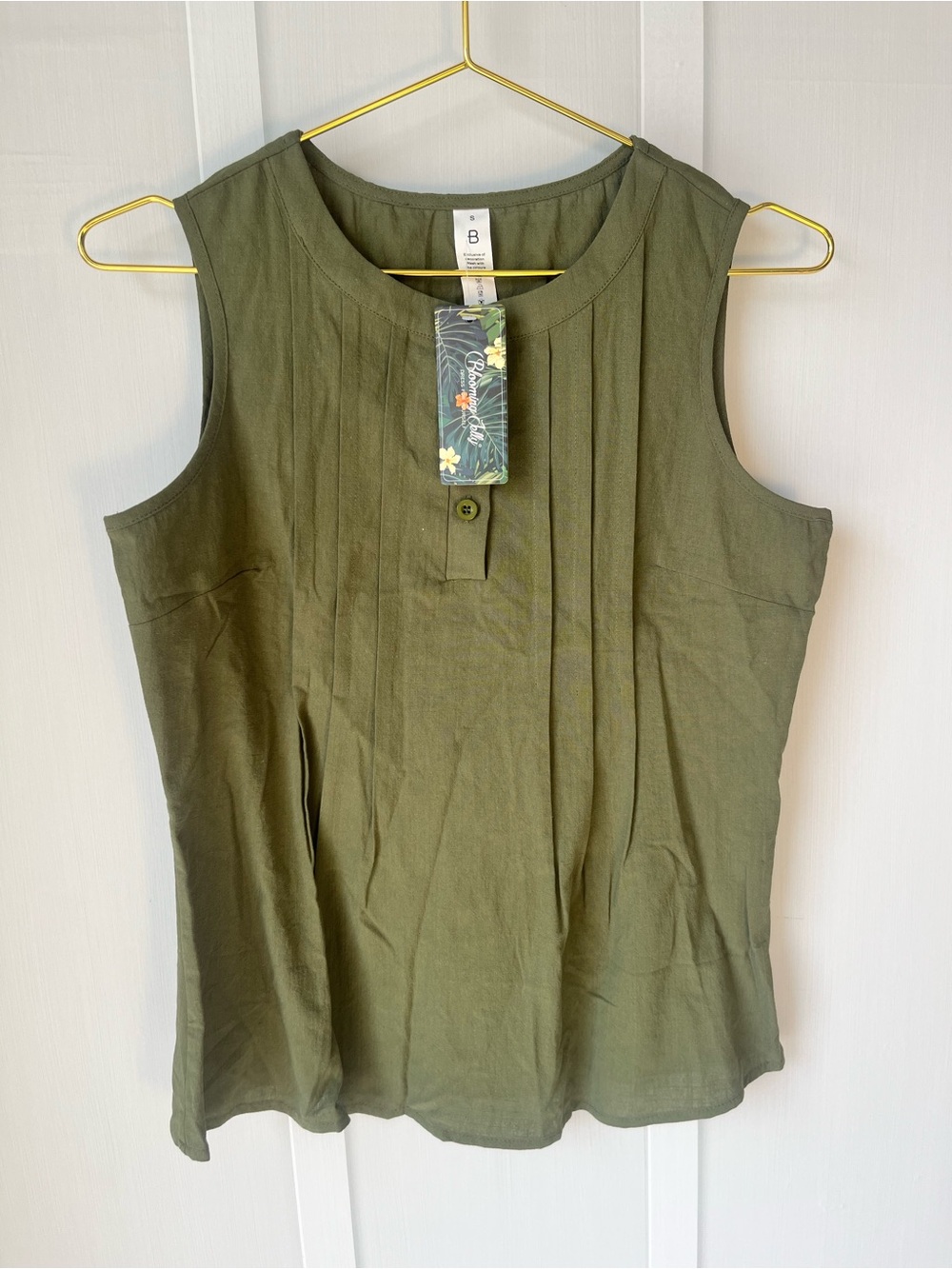 Women's Olive Green Pleated Sleeveless Tank Top Button Down
